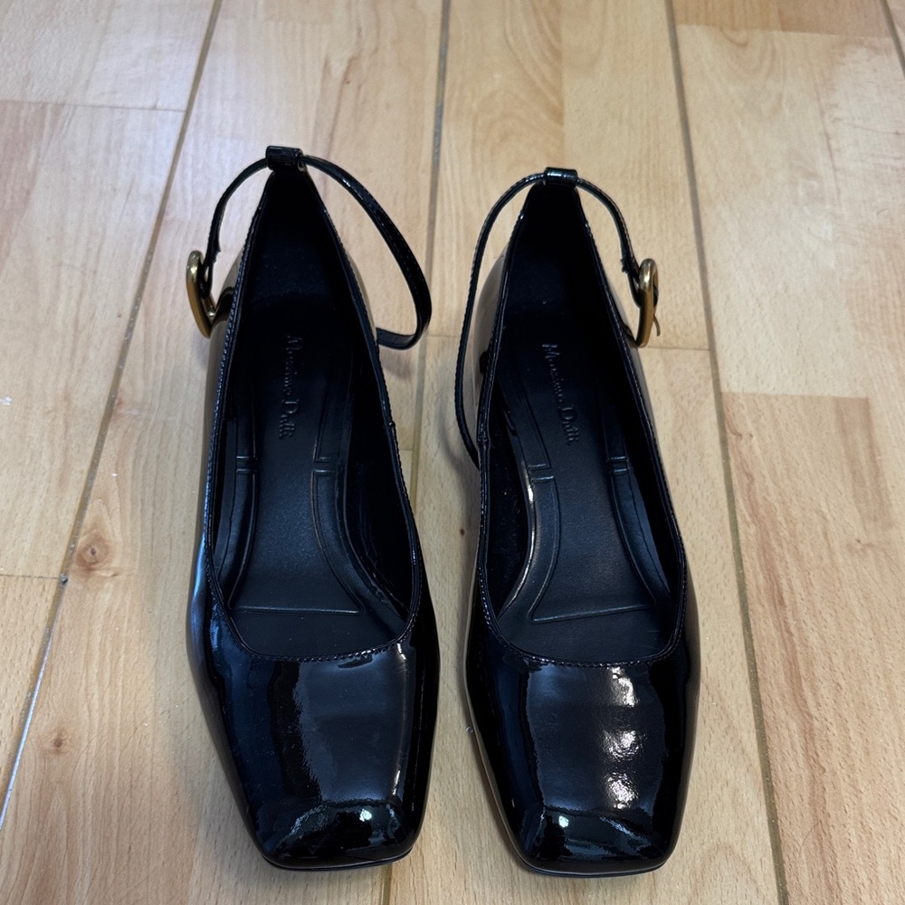 Massimo Dutti Black Patent Leather Heels